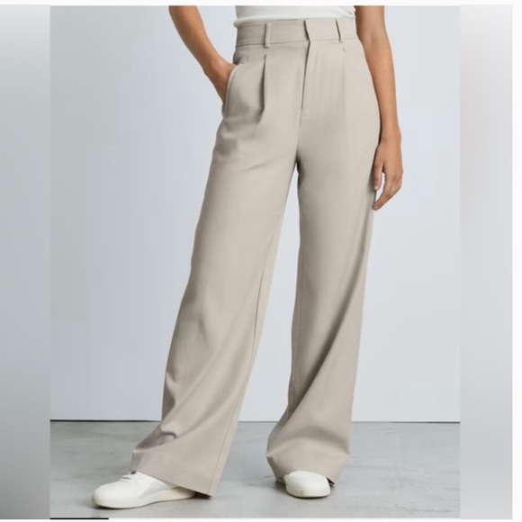 Everlane Pants - Everlane womens tan sandstone the way high drape pants 16 NWT